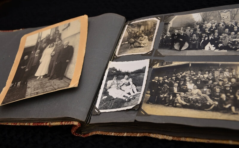 Choose PVC-free albums for your old photos