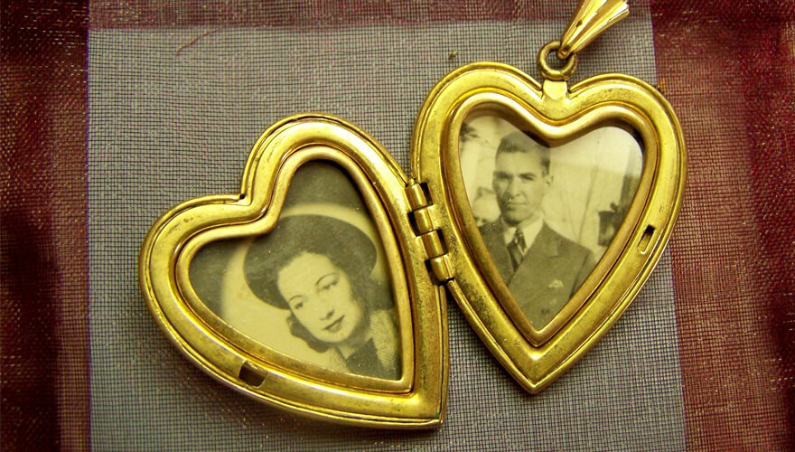 Turn your old images into a locket